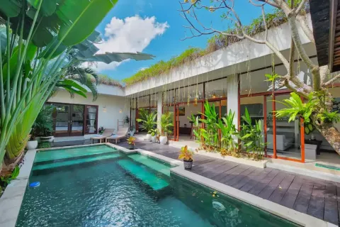 Vila 3 kamar tidur di Tibubeneng, Badung, Bali (11361)