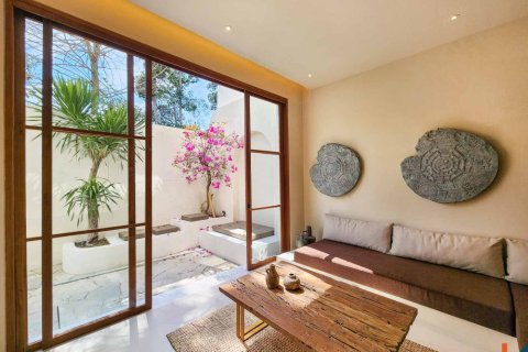 2 bedrooms Villa in Tumbak Bayuh, Mengwi, Badung, Bali (11364) 4