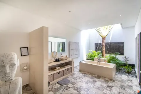 4 bedrooms Villa in Kerobokan, Badung, Bali (10977) 30