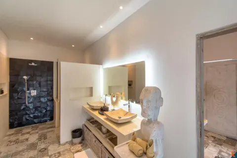 8 bedrooms Villa in Kerobokan, Badung, Bali (10976) 26