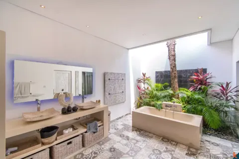 8 bedrooms Villa in Kerobokan, Badung, Bali (10976) 24