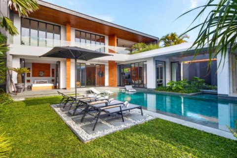 Vila 4 kamar tidur di Kerobokan, Badung, Bali (1495)