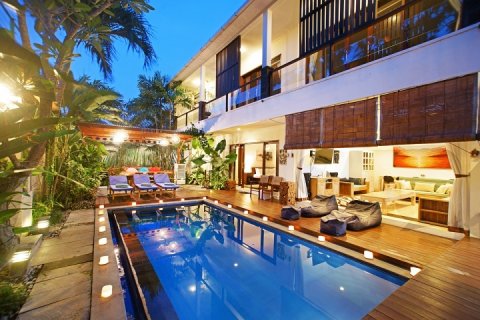 Vila 5 kamar tidur di Seminyak, Badung, Bali (1493)
