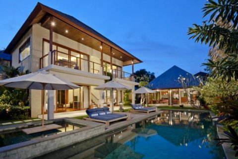 Vila 3 kamar tidur di Seminyak, Badung, Bali (1490)