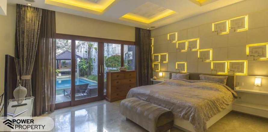 Vila 3 kamar tidur di Kerobokan, Badung, Bali (5767)