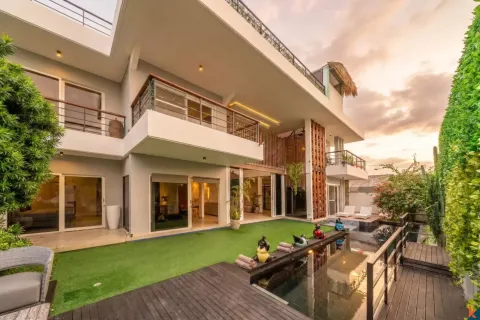 Vila 4 kamar tidur di Denpasar, Bali (11009)
