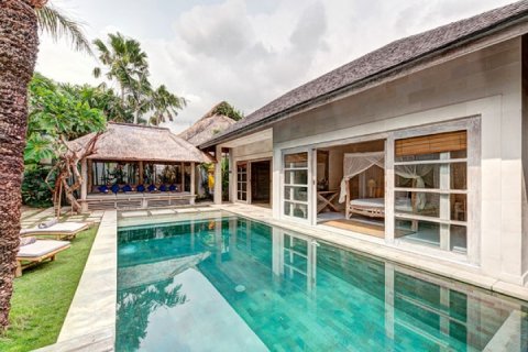 Vila 7 kamar tidur di Seminyak, Badung, Bali (1130)