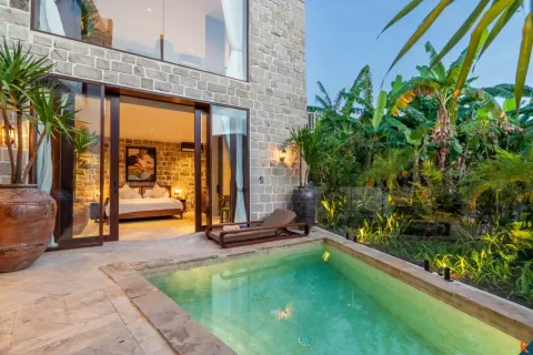 Vila 4 kamar tidur di Tibubeneng, Badung, Bali (10809)
