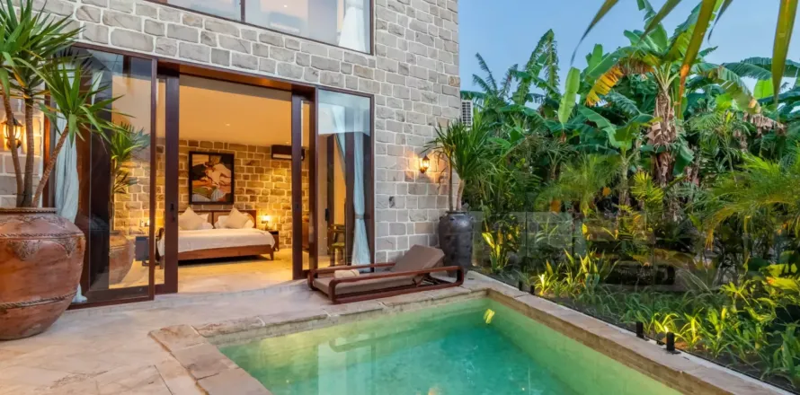 4 bedrooms Villa in Tibubeneng, Badung, Bali (10809)