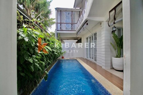 Vila 3 kamar tidur di Tibubeneng, Badung, Bali (12379)
