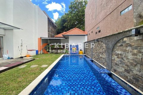 Vila 4 kamar tidur di Jimbaran, Badung, Bali (13693)