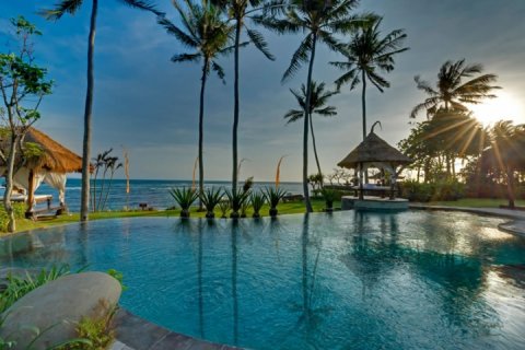 Vila 7 kamar tidur di Canggu, Badung, Bali (1125)