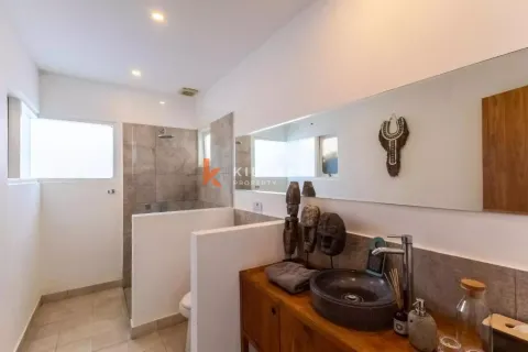 Vila 3 kamar tidur di Tibubeneng, Badung, Bali (13144) 24