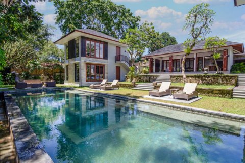 Vila 4 kamar tidur di Canggu, Badung, Bali (5721)