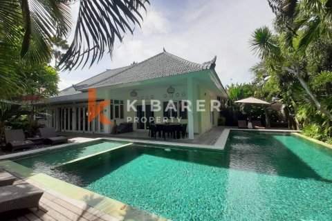 Vila 4 kamar tidur di Seminyak, Badung, Bali (12896)