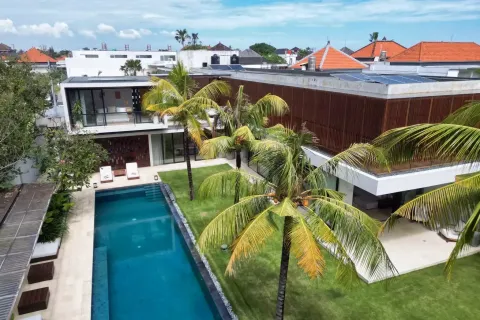 Vila 4 kamar tidur di Kerobokan, Badung, Bali (11432)