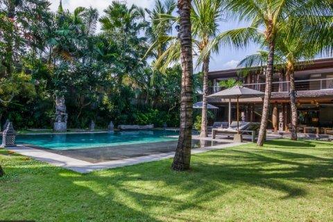 Vila 6 kamar tidur di Seminyak, Badung, Bali (1219)