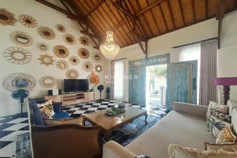 Vila 3 kamar tidur di Tibubeneng, Badung, Bali (13216) 8