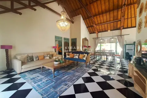 Vila 3 kamar tidur di Tibubeneng, Badung, Bali (13216) 10