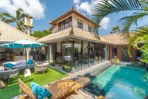 Vila 4 kamar tidur di Seminyak, Badung, Bali (13938)
