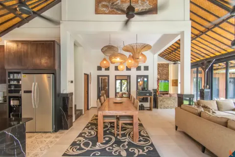 Vila 4 kamar tidur di Seminyak, Badung, Bali (13938) 4
