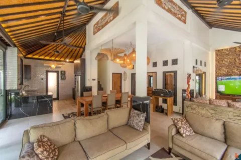 Vila 4 kamar tidur di Seminyak, Badung, Bali (13938) 11