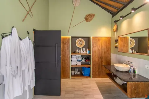 Vila 4 kamar tidur di Seminyak, Badung, Bali (13938) 19