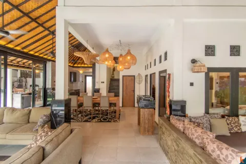 Vila 4 kamar tidur di Seminyak, Badung, Bali (13938) 12