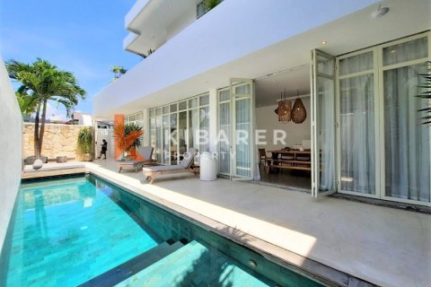 Vila 3 kamar tidur di Tibubeneng, Badung, Bali (13357)