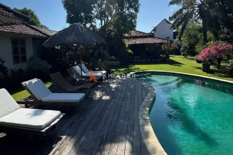 Vila 5 kamar tidur di Kerobokan, Badung, Bali (12928)