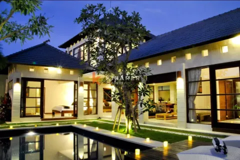 Vila 3 kamar tidur di Seminyak, Badung, Bali (13319)