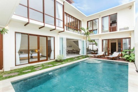 Vila 4 kamar tidur di Seminyak, Badung, Bali (1548)