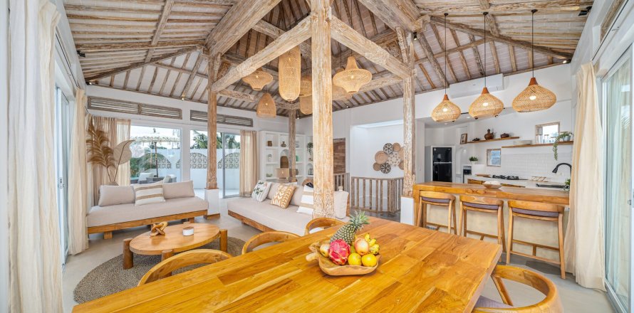 Вилла с 4 спальнями в SUNSET VILLA, Переренан, Бали (9931)
