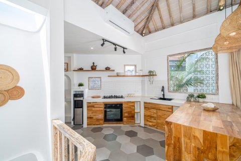 Вилла с 4 спальнями в SUNSET VILLA, Переренан, Бали (9931) 8