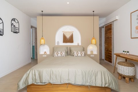 Вилла с 4 спальнями в SUNSET VILLA, Переренан, Бали (9931) 9