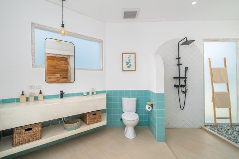Вилла с 4 спальнями в SUNSET VILLA, Переренан, Бали (9931) 10