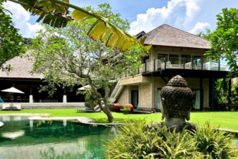 Vila 5 kamar tidur di Pererenan, Mengwi, Badung, Bali (11860)