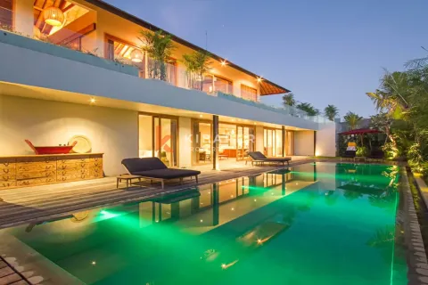 Vila 5 kamar tidur di Canggu, Badung, Bali (12851)