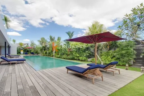 Vila 5 kamar tidur di Tibubeneng, Badung, Bali (12850)