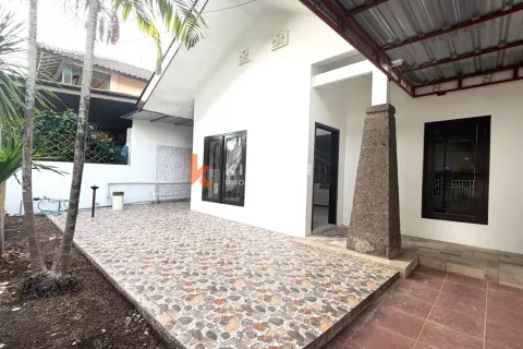 Vila 4 kamar tidur di Kerobokan, Badung, Bali (12593)