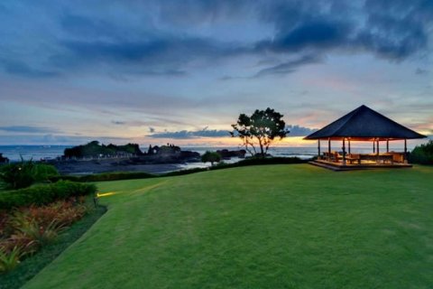 Vila 4 kamar tidur di Canggu, Badung, Bali (1292)