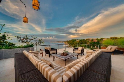 Vila 4 kamar tidur di Kuta Selatan, Badung, Bali (1093)