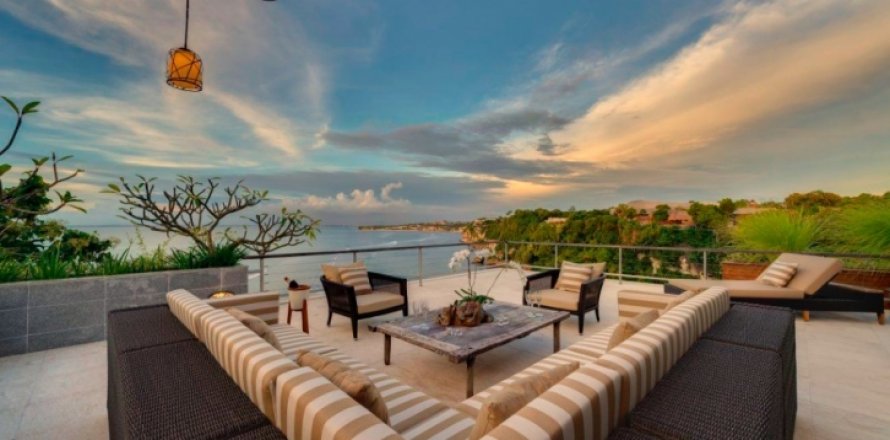 4 bedrooms Villa in South Kuta, Badung, Bali (1093)