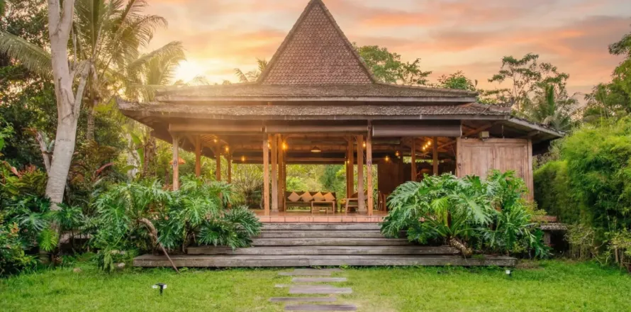 4 bedrooms Villa in Ubud, Gianyar, Bali (11102)
