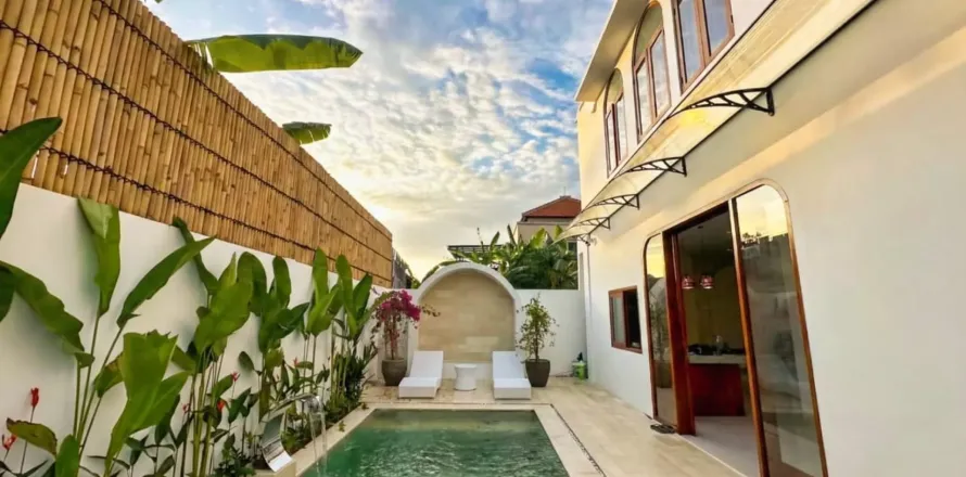 3 bedrooms Villa in Jimbaran, Badung, Bali (11105)