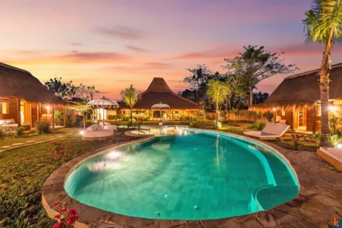 Vila 4 kamar tidur di Kuta, Badung, Bali (11101)