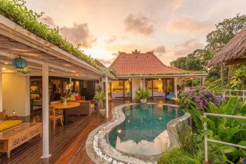 Vila 6 kamar tidur di Tumbak Bayuh, Mengwi, Badung, Bali (10985)