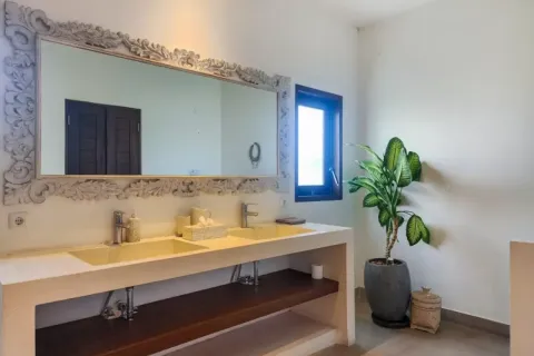4 bedrooms Villa in Tumbak Bayuh, Mengwi, Badung, Bali (10984) 25