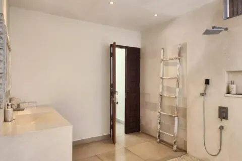 4 bedrooms Villa in Tumbak Bayuh, Mengwi, Badung, Bali (10984) 19
