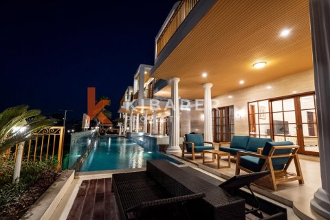 Vila 4 kamar tidur di Jimbaran, Badung, Bali (12471)